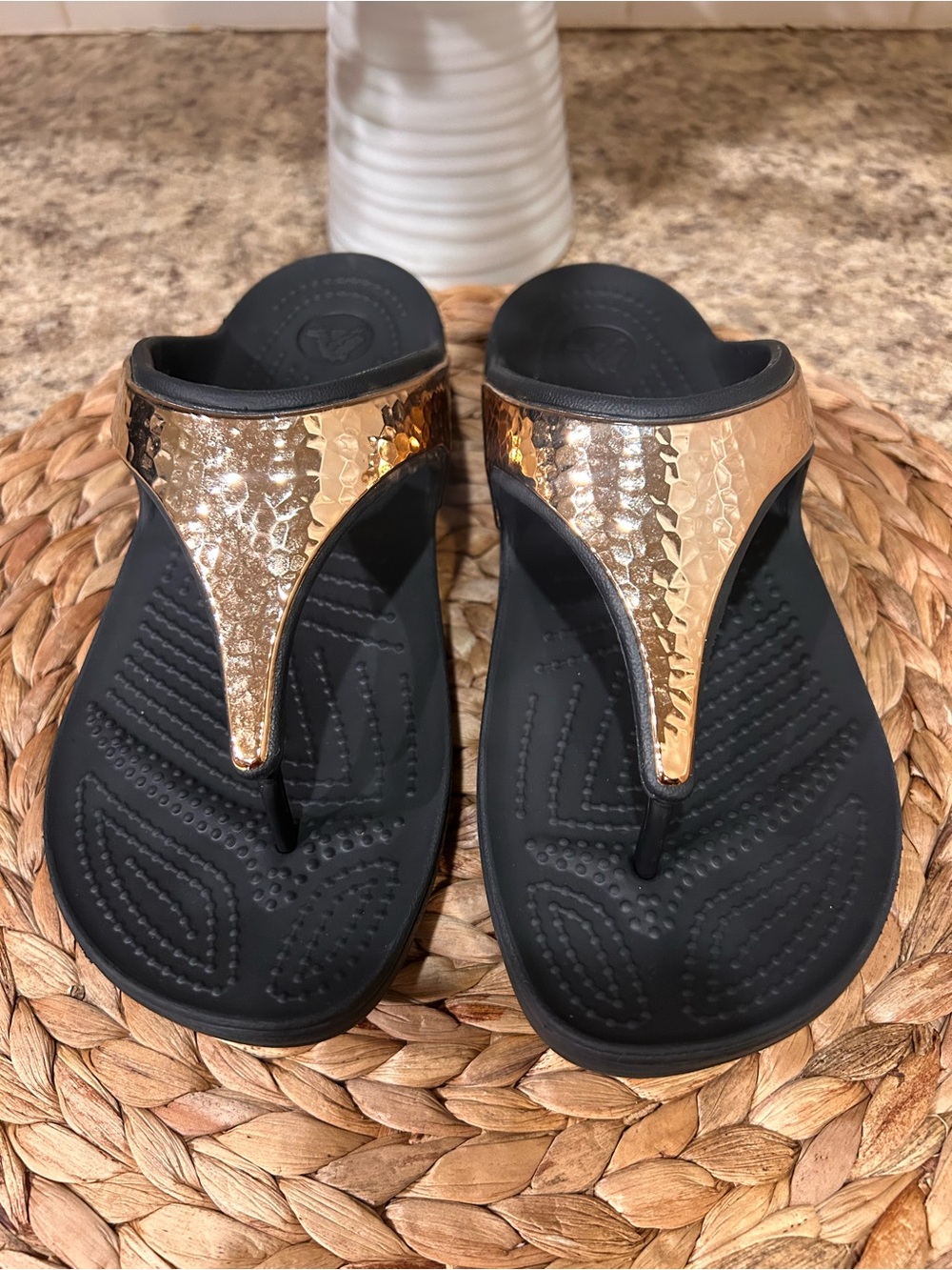 CROCS Sloane Women's Flip Flops Black Sandal Metallic Hammered Rose Gold